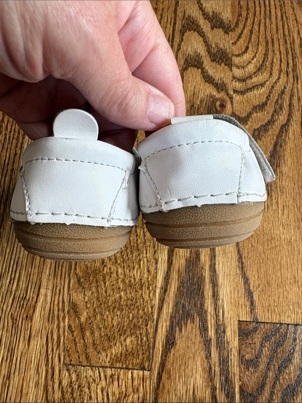 L'Amour white Girls Early Walker Leather Mary Jane shoes, size 5. Excellent cond